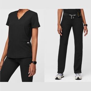 FIGS SET Technical Collection Black Scrub petite set